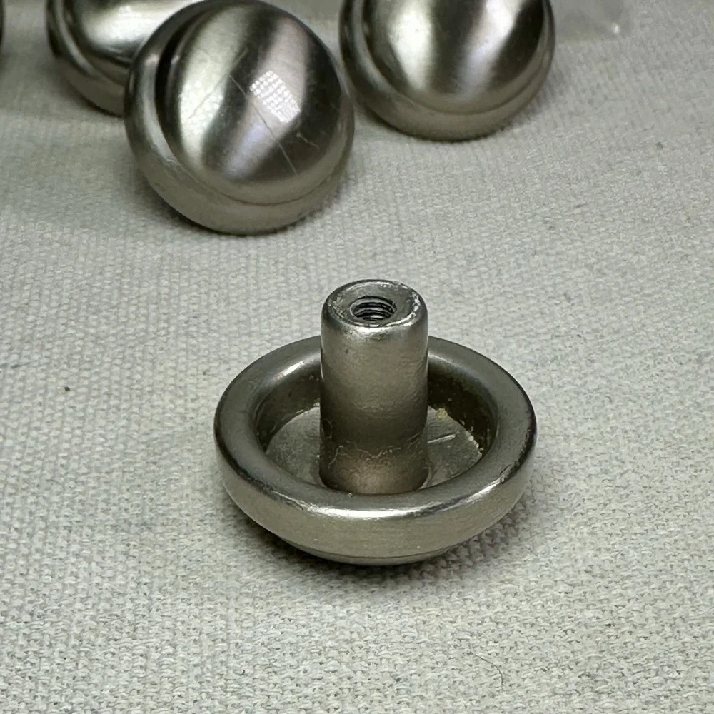 Lot Of 24 Liberty Hardware Drawer Pulls Door Knobs 1-5/16